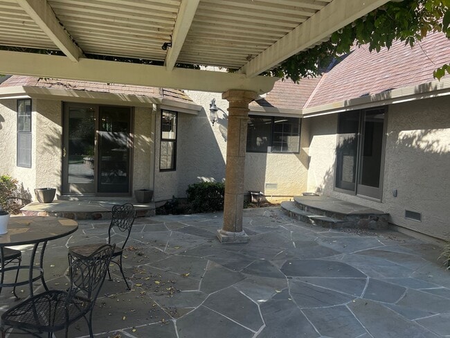 Building Photo - MORGAN HILL Expansive 6 bedroom, 4.5 bathroom home