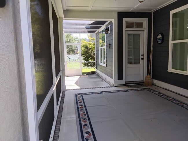 Building Photo - 4 Bedroom home in Beaufort