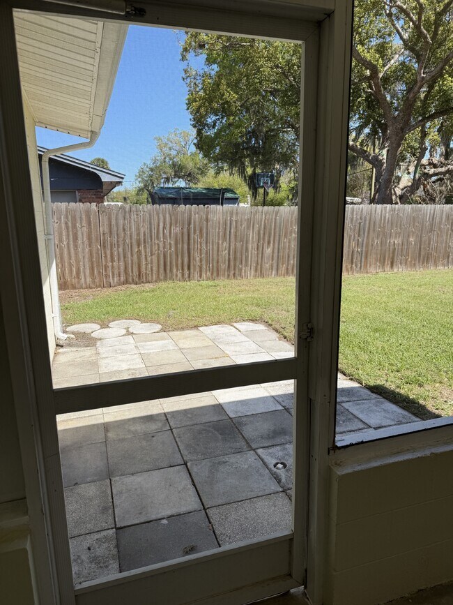 Building Photo - 1105 Morse Ave