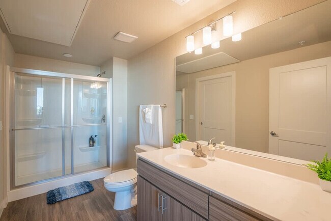 Building Photo - 1890 S Country Club Way