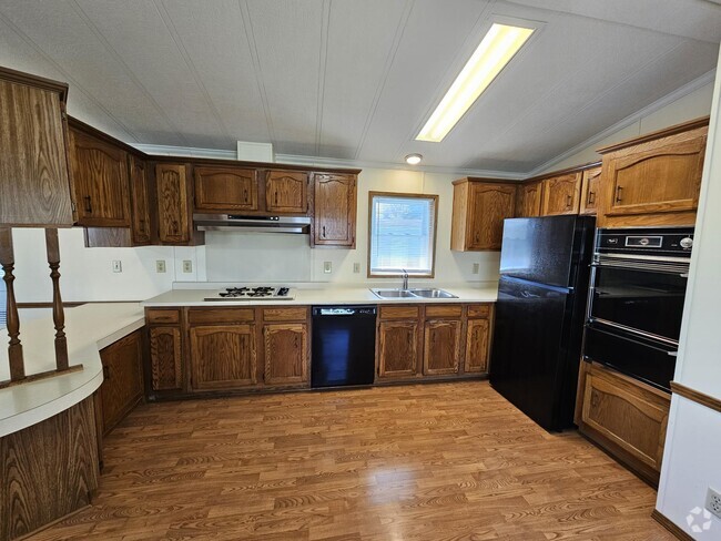 Building Photo - 5 Lilliana Ln
