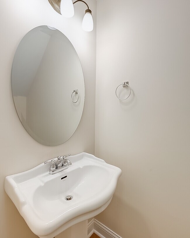 Building Photo - 3356 Sweet Clover Ln