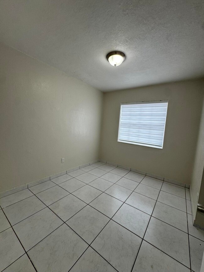 Building Photo - 3540 NW 95th Terrace