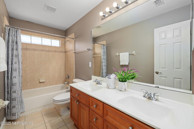 Building Photo - 3946 Royal Pines Dr
