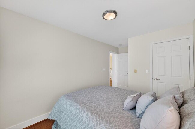 Building Photo - Charming 3-Bed Home in Sacramento with 2.5 Baths