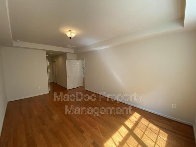 Building Photo - 1012 Maureen Dr