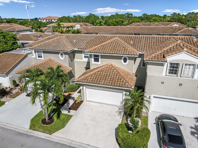 Building Photo - 5611 NW 118th Dr