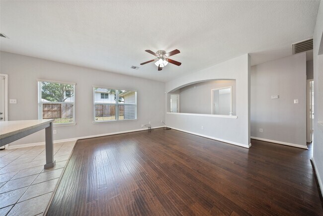 Building Photo - 2219 Rocky Hollow Ln