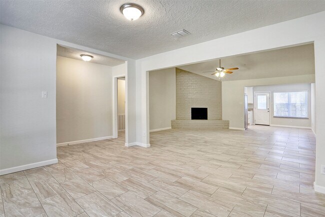 Building Photo - 17559 Methil Dr