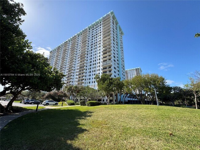 Building Photo - 1201 S Ocean Dr