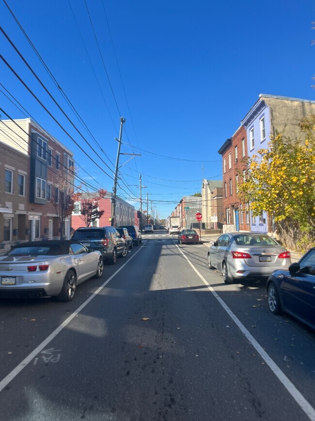 Building Photo - 2239 W Oxford St