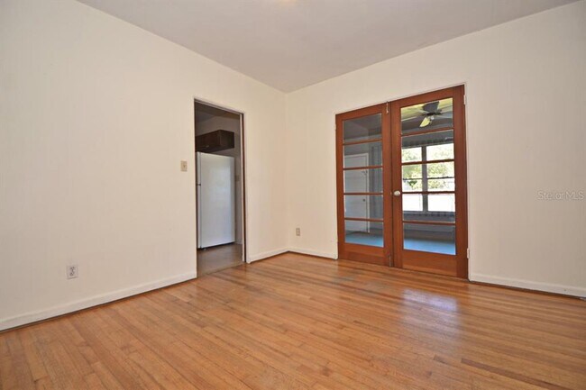 Building Photo - 1337 Cumbie St