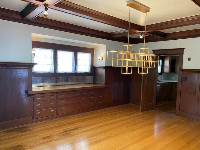 Building Photo - 1614 SE 22nd Ave