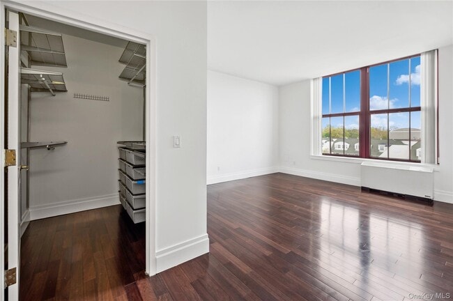 Building Photo - 1 Scarsdale Rd