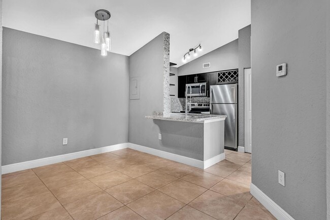 Building Photo - 2803 N Oakland Forest Dr