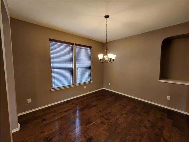 Building Photo - 222 Telluride Dr