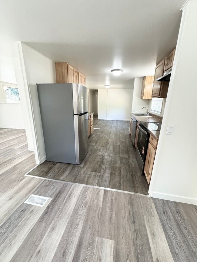 Primary Photo - 3 Bedroom 2 Bathroom for Rent