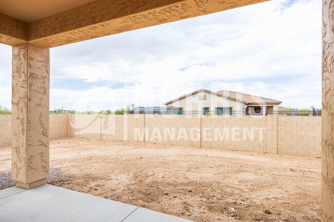 Building Photo - Beautiful Brand New Home with Block Wall
