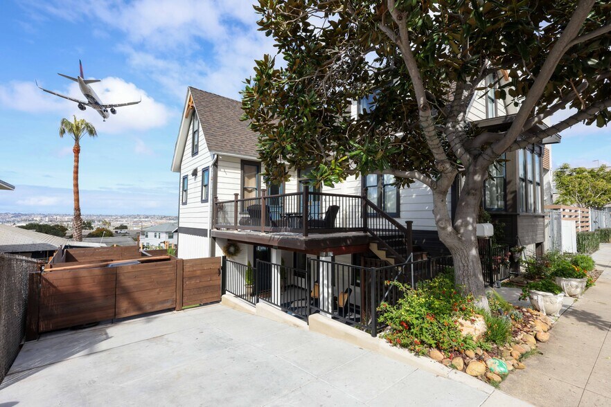 View of the front of the home - 2214 Brant St