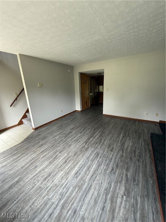 Building Photo - 631 Orchard Hill Rd