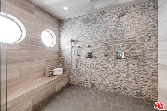 Building Photo - 770 Paseo Miramar