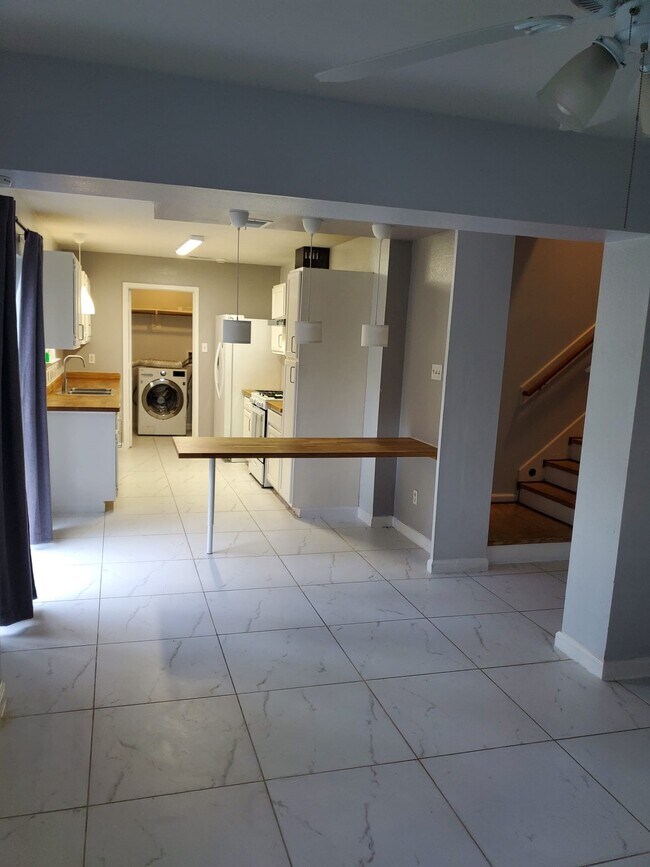 Building Photo - 3626 Nutwood Ln