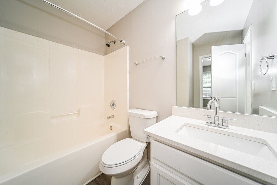 Building Photo - 129 Makenna Dr