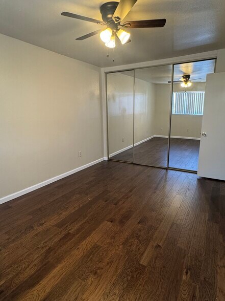 Building Photo - 3707 Hilltop Dr