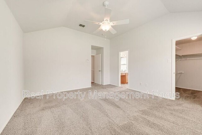 Building Photo - 1004 Trickham Dr