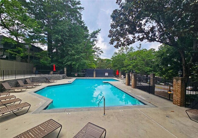Building Photo - 47 Monet Ct NW