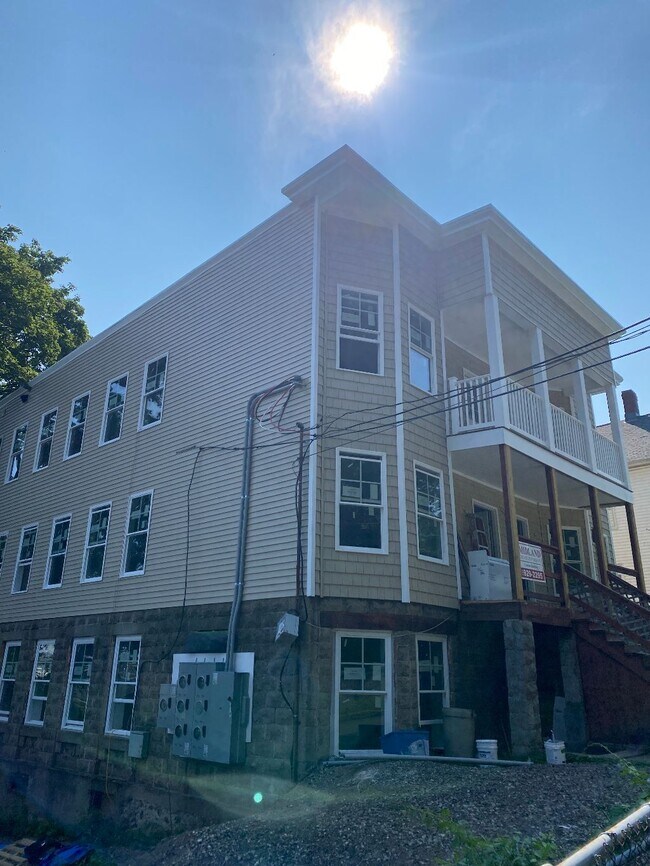 Primary Photo - 289 Coram Ave