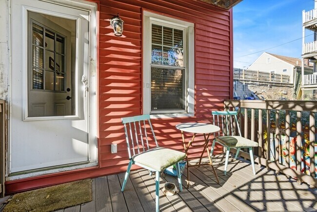 Building Photo - 171 Brooks St