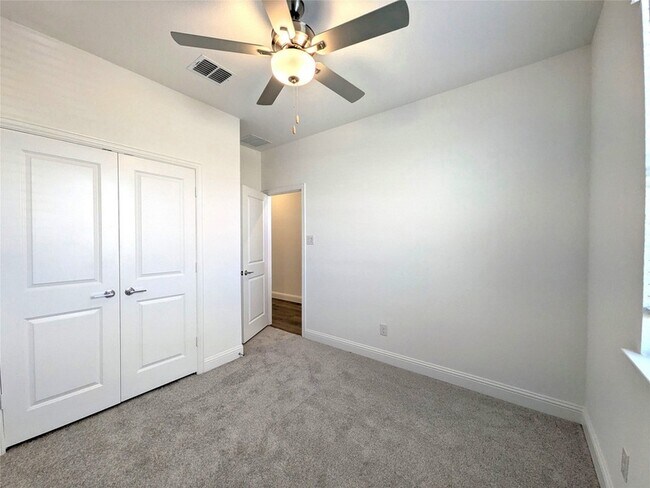 Building Photo - 1405 Zapateado Wy