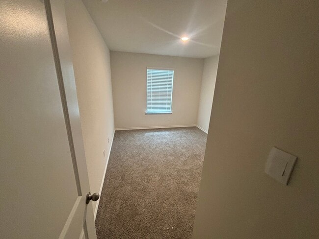 Building Photo - 2551 Quiet Oak Ln
