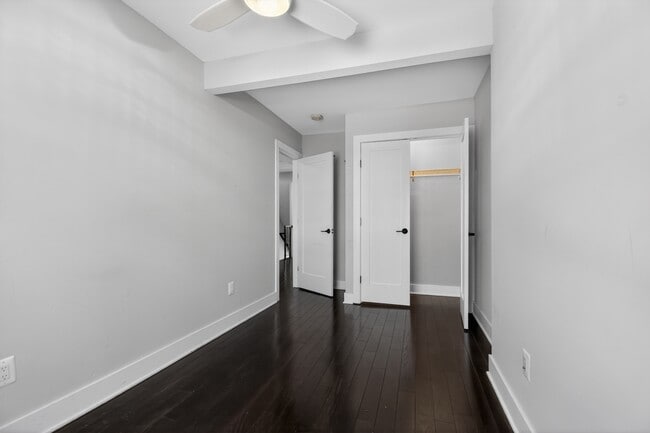 Building Photo - 847 20th St NE