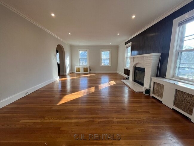 Building Photo - 30 Stearns Rd