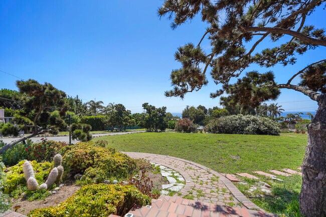 Building Photo - 31259 Bailard Rd