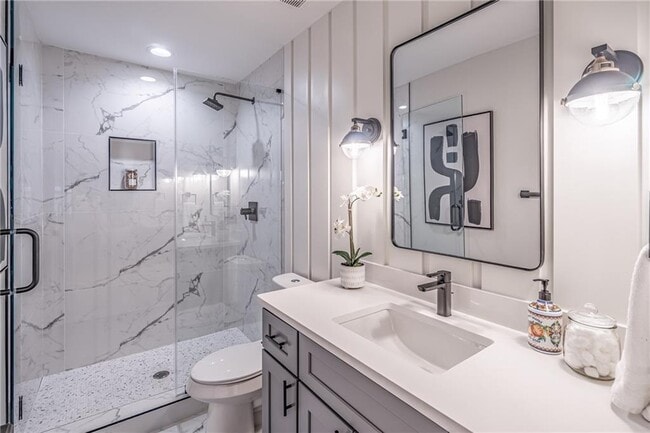 Building Photo - 605 Blake Ave SE