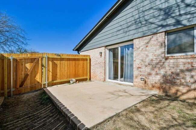 Building Photo - 9413 Quail Meadow Dr