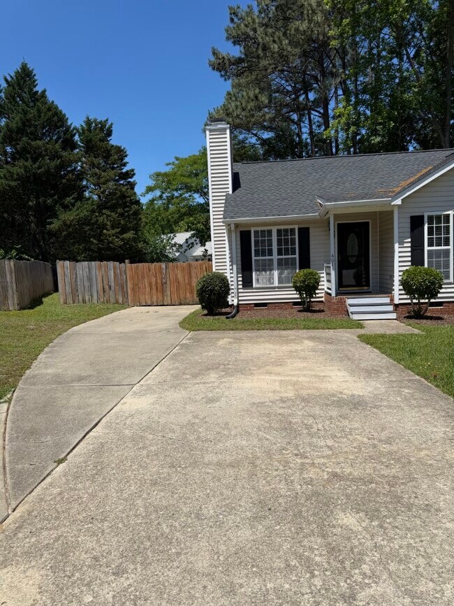 Building Photo - 401 Flagg Rd