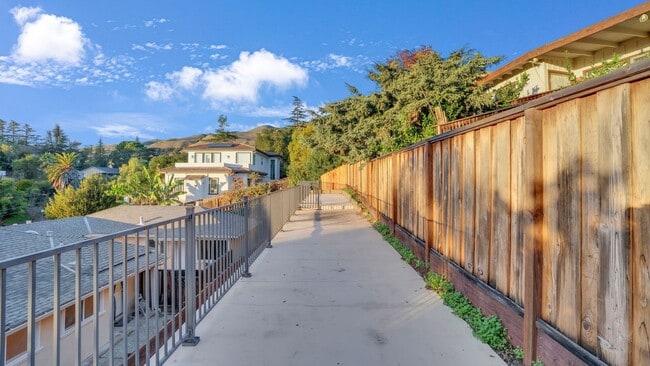 Building Photo - Lovely Home in San Jose near scenic Alum Rock! 2 Bedroom 2 Bath plus 1 Bed/1 Bath ADU