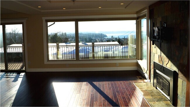 Building Photo - Spectacular Water View of Puget Sound and Mount Rainier