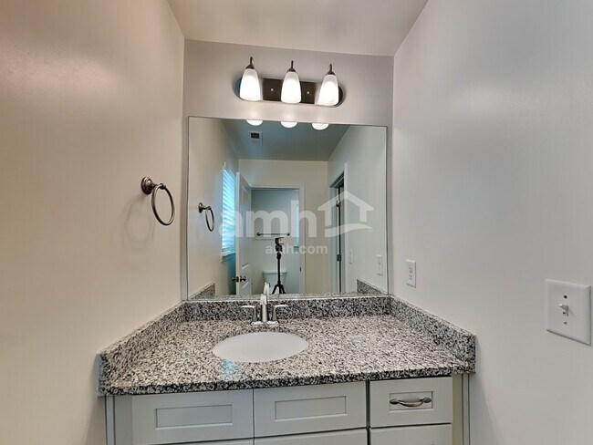 Building Photo - 1425 Arbor Pl Dr