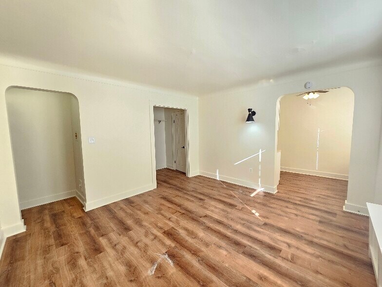 Primary Photo - 808 N Main St