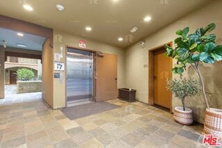 Building Photo - 12104 Hoffman St