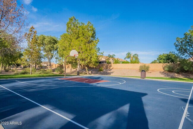 Building Photo - 4244 E Gleneagle Dr