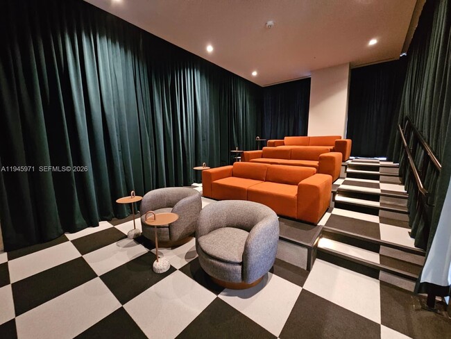 Building Photo - 11 NE 6th St