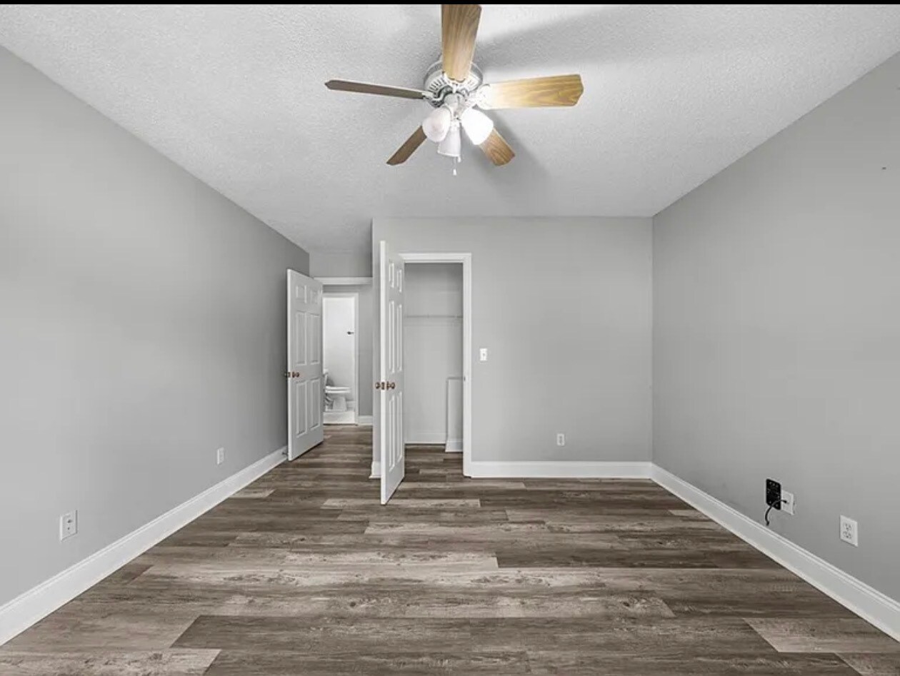 Building Photo - 124 Levi Dr