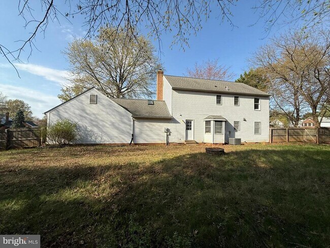 Building Photo - 8659 Bannerwood Dr