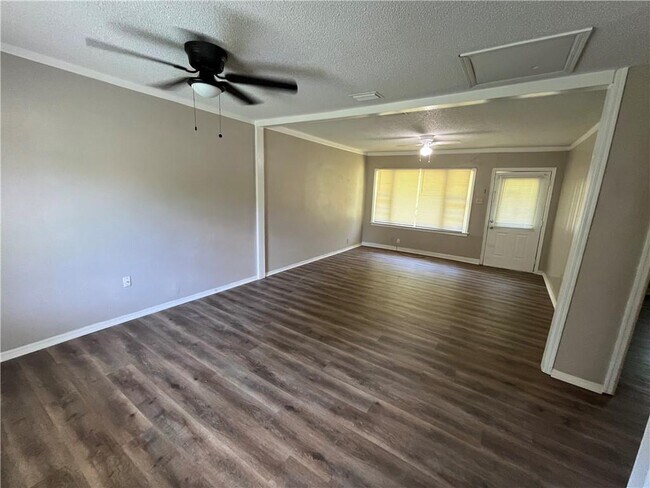 Building Photo - 176 2nd Ave